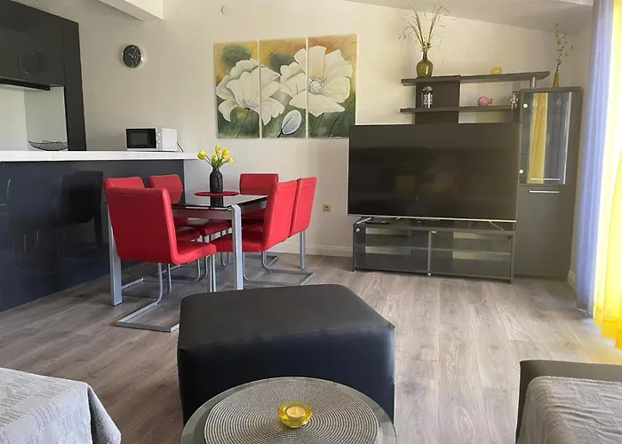 Sweet In Quiet Part Of * Σπλιτ