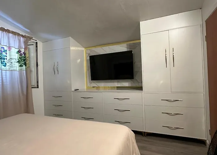 Lägenhet Sweet In Quiet Part Of