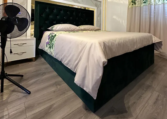 Sweet In Quiet Part Of Lägenhet *