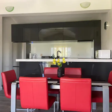 Sweet In Quiet Part Of 斯普利特