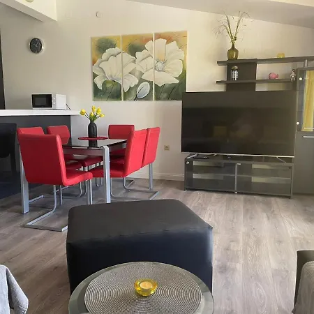 Sweet In Quiet Part Of * 斯普利特